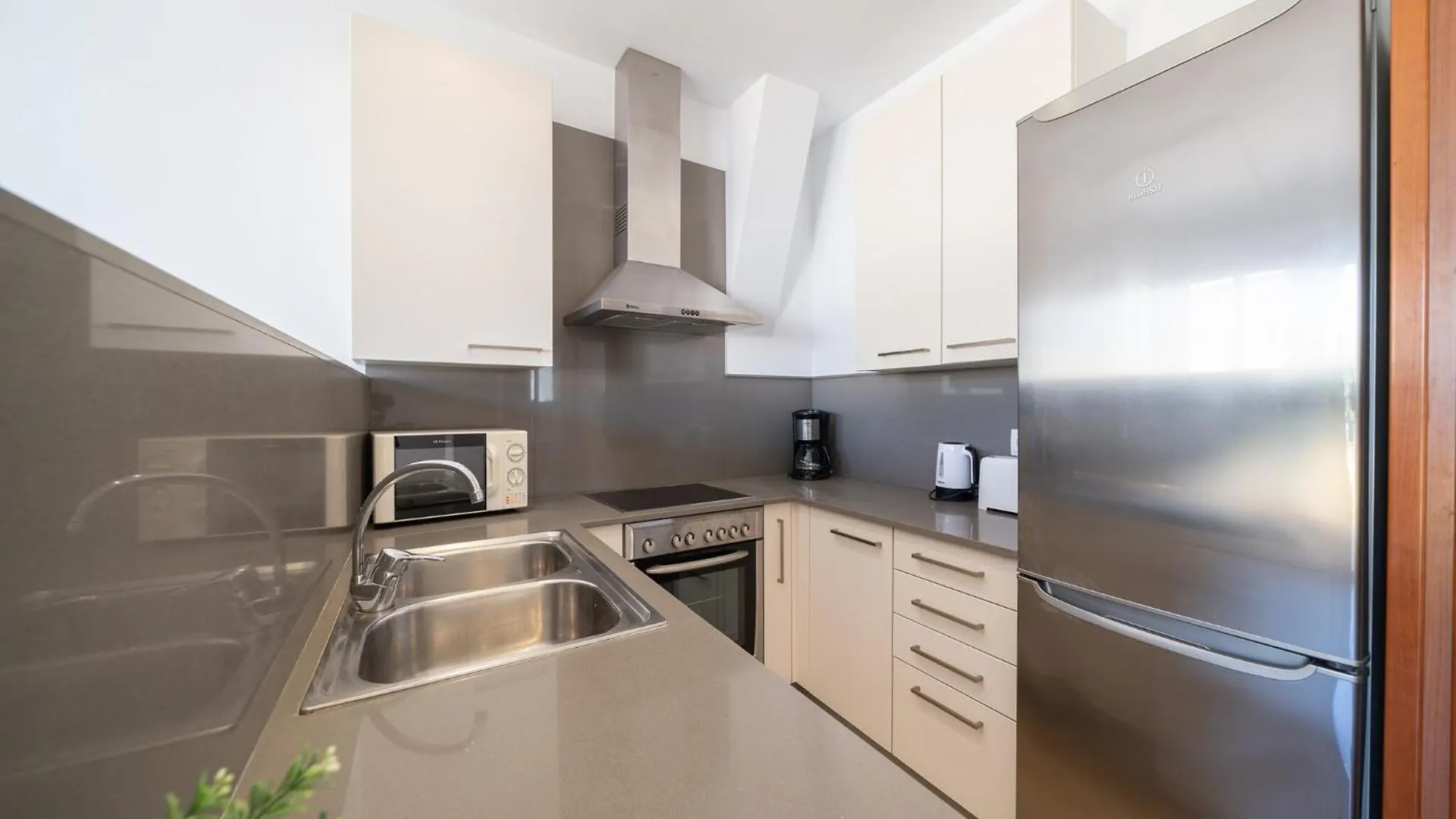 2 Bedroom Apartment In Costa Brava L' Escala 0*,  西班牙